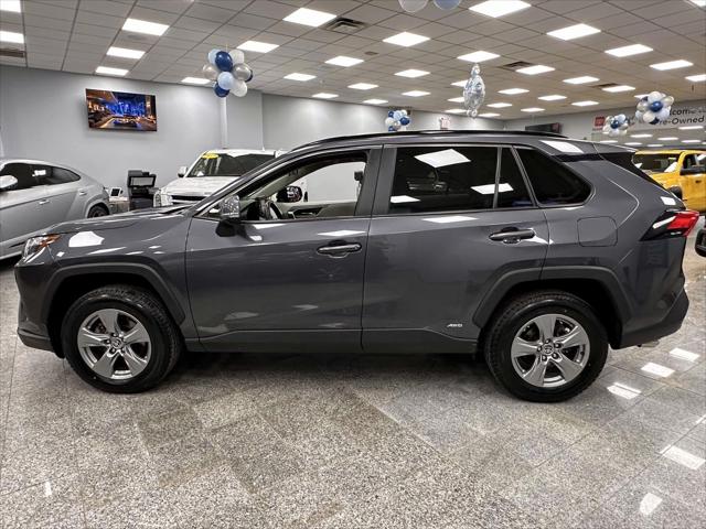 2022 Toyota RAV4 Hybrid XLE [5]
