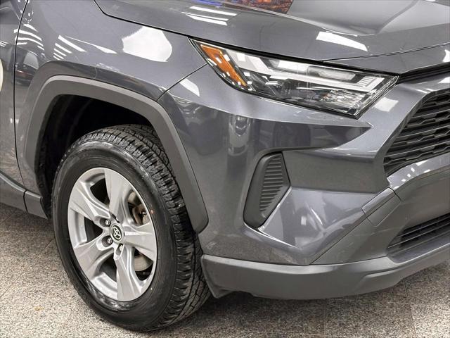 2022 Toyota RAV4 Hybrid XLE [9]