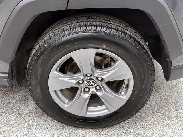 2022 Toyota RAV4 Hybrid XLE [11]