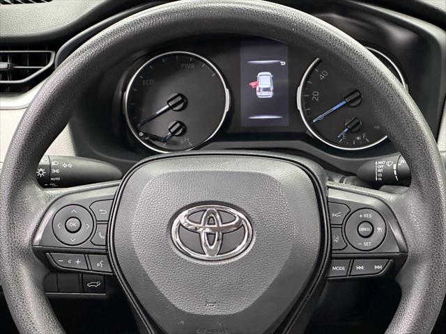 2022 Toyota RAV4 Hybrid XLE [16]