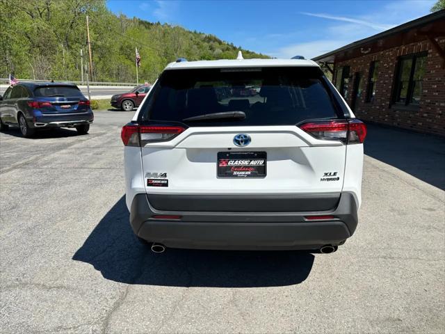 2022 Toyota RAV4 Hybrid XLE