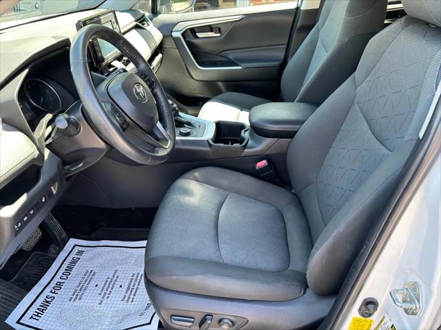 2022 Toyota RAV4 Hybrid XLE