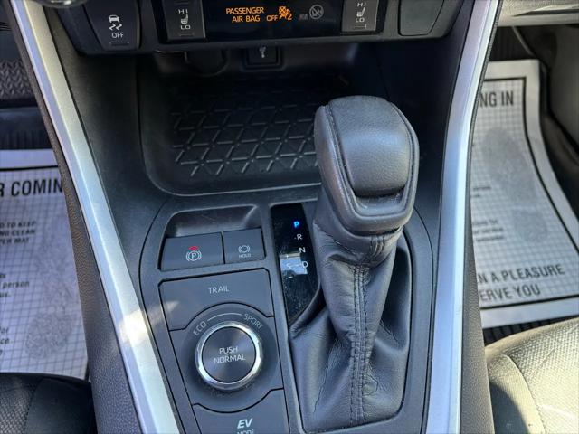 2022 Toyota RAV4 Hybrid XLE