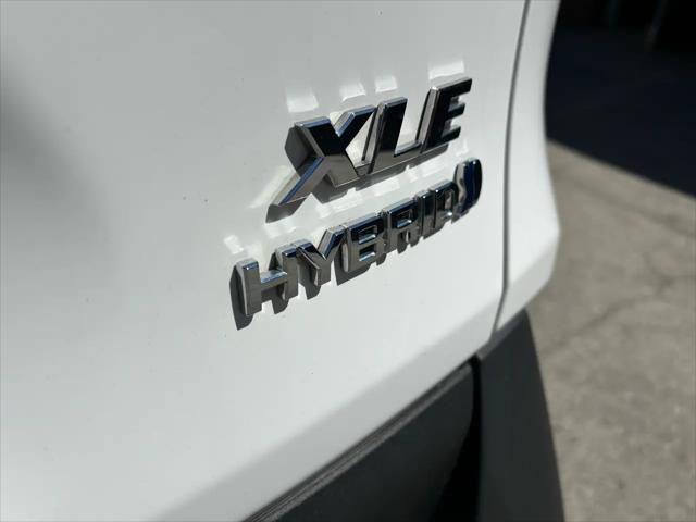 2022 Toyota RAV4 Hybrid XLE