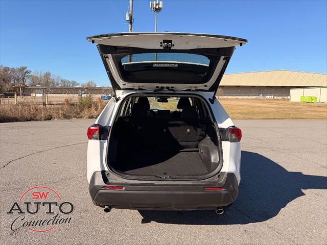 2022 Toyota RAV4 Hybrid LE
