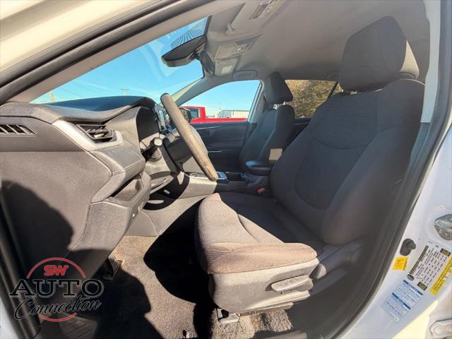 2022 Toyota RAV4 Hybrid LE