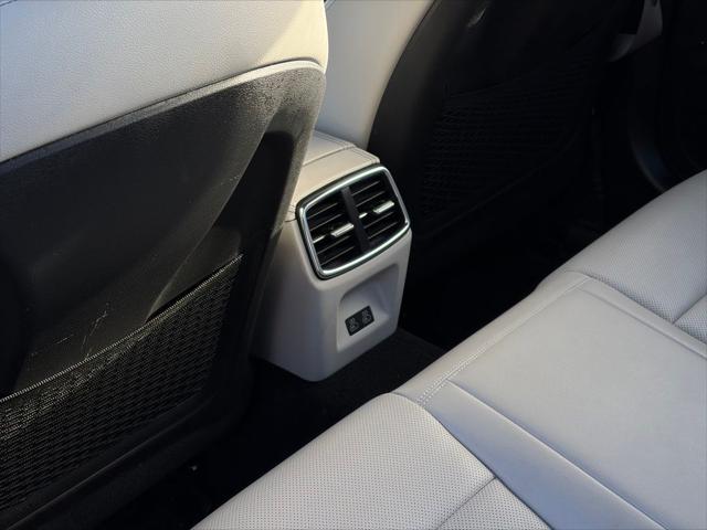 2025 Genesis G70 2.5T RWD