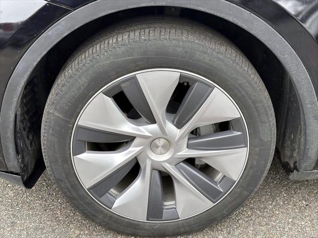 2023 Tesla Model Y Long Range Dual Motor All-Wheel Drive [12]