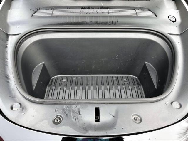 2023 Tesla Model Y Long Range Dual Motor All-Wheel Drive [17]