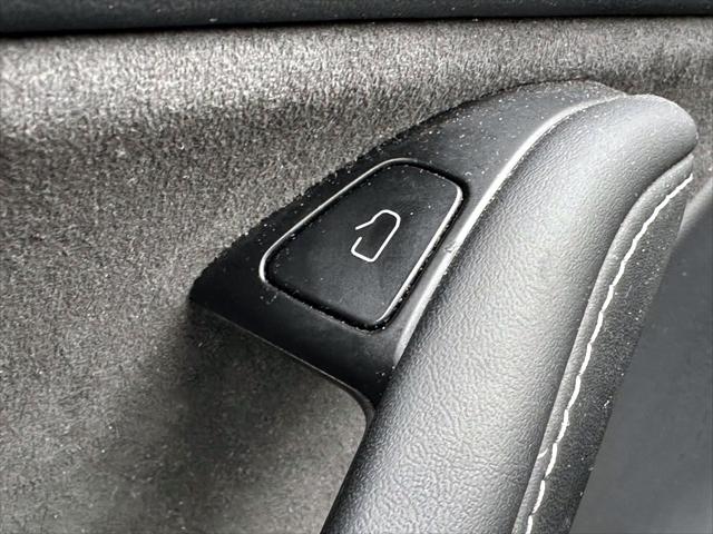 2023 Tesla Model Y Long Range Dual Motor All-Wheel Drive [22]