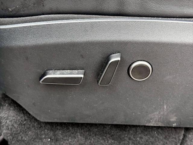 2023 Tesla Model Y Long Range Dual Motor All-Wheel Drive [24]