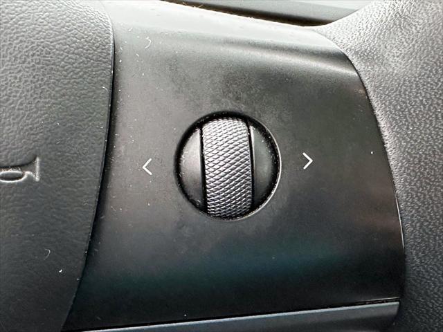 2023 Tesla Model Y Long Range Dual Motor All-Wheel Drive [32]