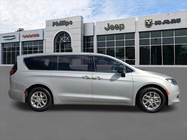 2026 Chrysler Voyager VOYAGER LX