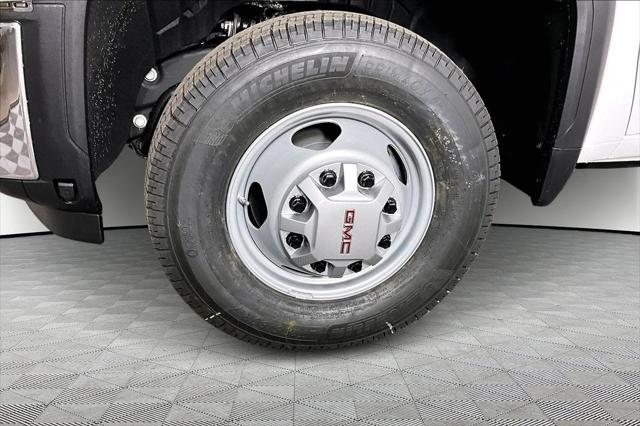 2026 GMC Sierra 3500HD Crew Cab, Long Bed, Pro Dual Rear Wheel, RWD