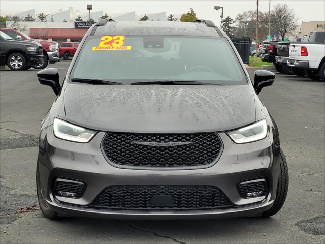 2023 Chrysler Pacifica Hybrid Limited