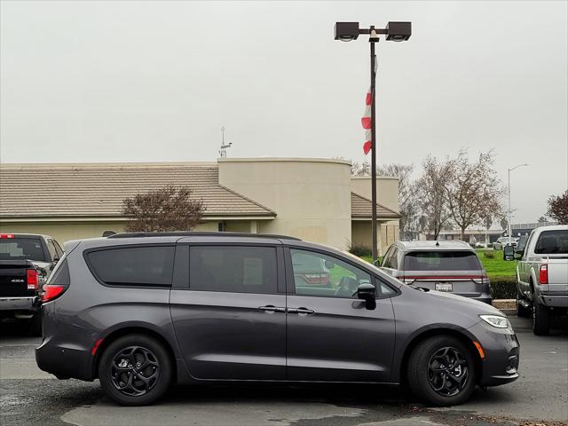2023 Chrysler Pacifica Hybrid Limited