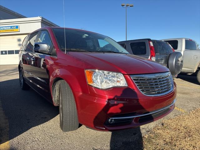 2015 Chrysler Town and Country Touring-L