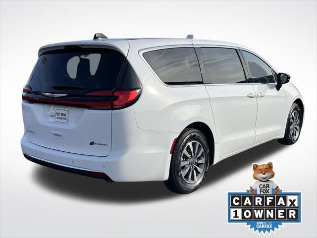 2024 Chrysler Pacifica Hybrid Select