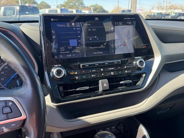 2022 Toyota Highlander Hybrid Platinum