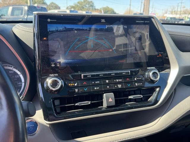 2022 Toyota Highlander Hybrid Platinum
