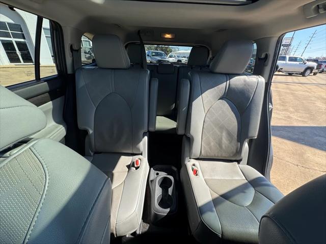 2022 Toyota Highlander Hybrid Platinum
