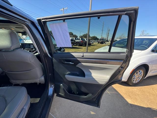 2022 Toyota Highlander Hybrid Platinum