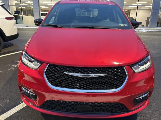 2026 Chrysler Pacifica Select AWD