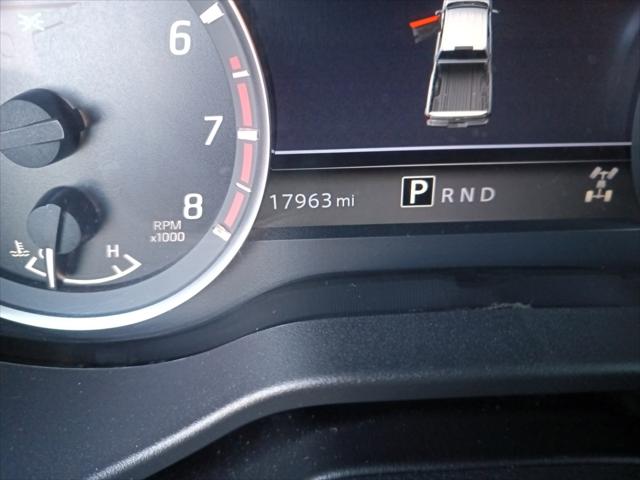 2023 Nissan TITAN Crew Cab SV 4x4