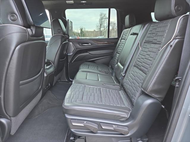 2023 Cadillac Escalade ESV 4WD Sport Platinum