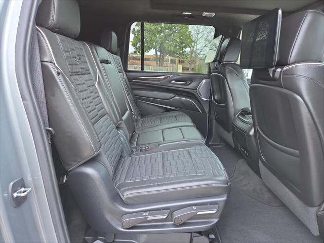 2023 Cadillac Escalade ESV 4WD Sport Platinum