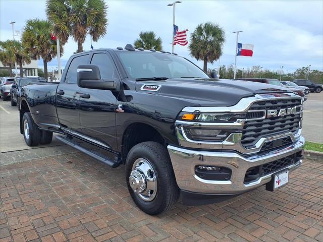 2026 RAM 3500 Tradesman Crew Cab 4x4 8 Box