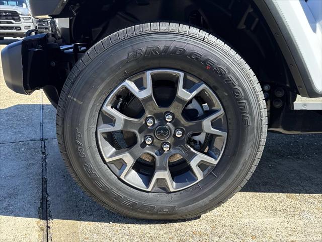 2026 Jeep Gladiator GLADIATOR SAHARA 4X4