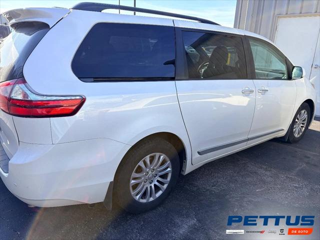 2017 Toyota Sienna FWD (Natl)