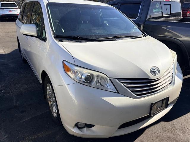 2017 Toyota Sienna FWD (Natl)