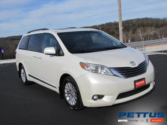 2017 Toyota Sienna XLE Premium 8 Passenger
