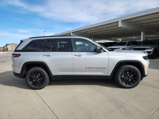 2026 Jeep Grand Cherokee GRAND CHEROKEE LAREDO ALTITUDE 4X4 2026 Jeep Grand Cherokee GRAND CHEROKEE LAREDO ALTITUDE 4X4