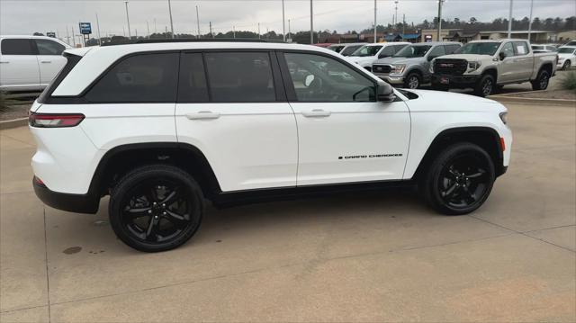 2022 Jeep Grand Cherokee Altitude 4x2