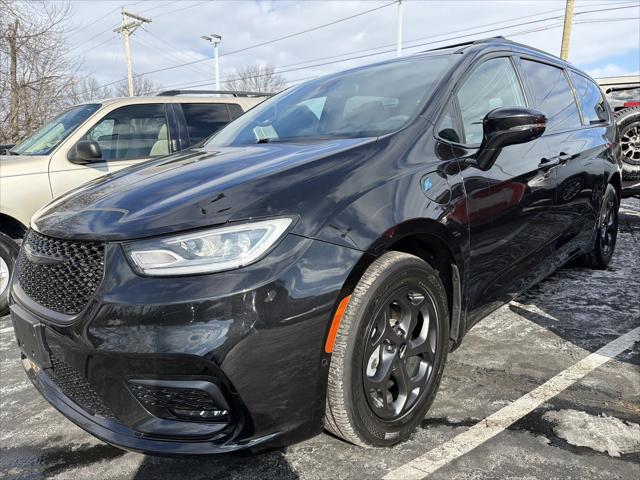 2022 Chrysler Pacifica Hybrid Touring L