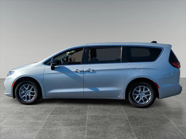 2024 Chrysler Pacifica Touring