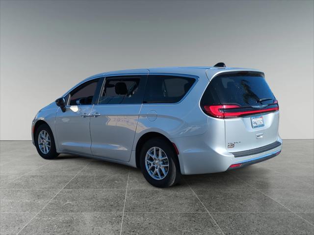 2024 Chrysler Pacifica Touring
