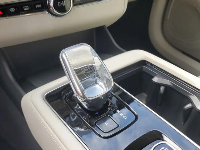 2026 Volvo XC90 Ultra, B6 AWD Gas (mild hybrid), Gasoline, Bright, 7 Seats