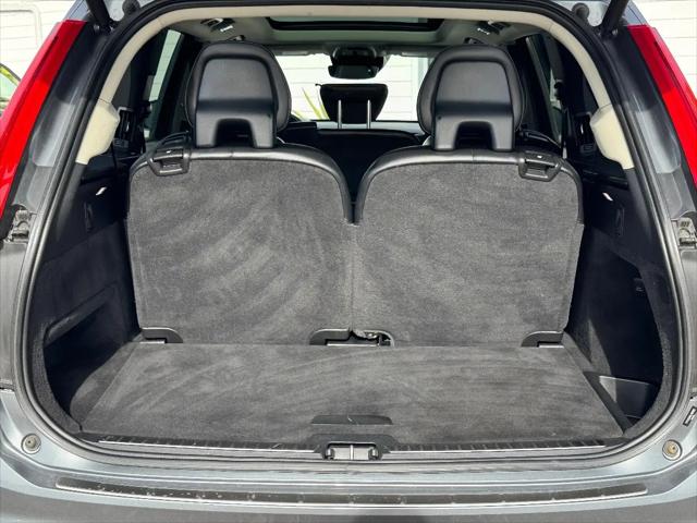 2020 Volvo XC90 T5 Momentum 7 Passenger