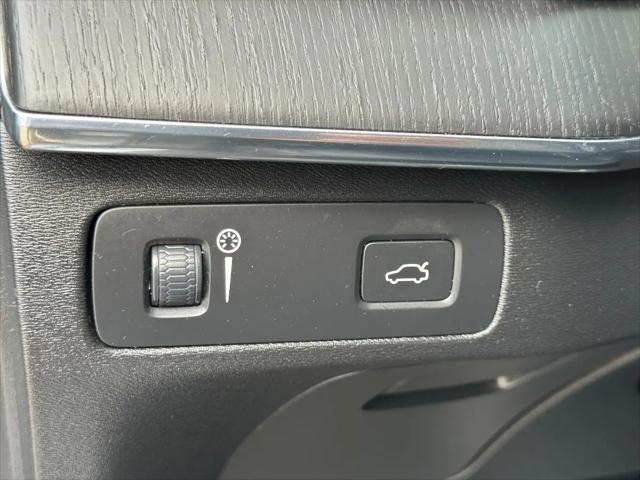 2020 Volvo XC90 T5 Momentum 7 Passenger