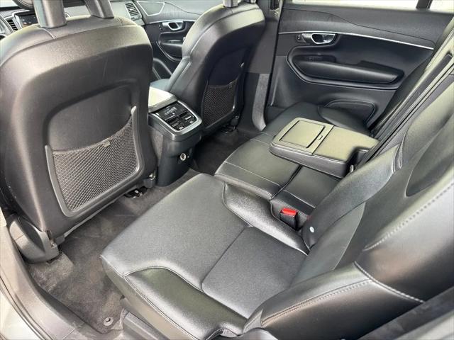 2020 Volvo XC90 T5 Momentum 7 Passenger