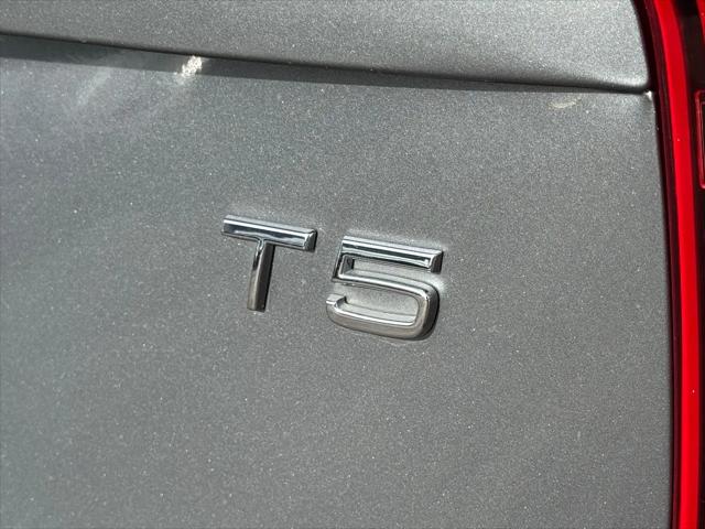 2020 Volvo XC90 T5 Momentum 7 Passenger