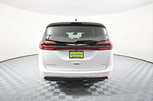 2026 Chrysler Pacifica Select AWD