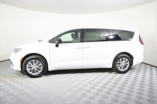 2026 Chrysler Pacifica Select AWD