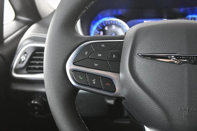 2026 Chrysler Pacifica Select AWD