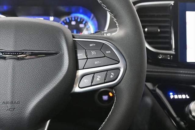 2026 Chrysler Pacifica Select AWD