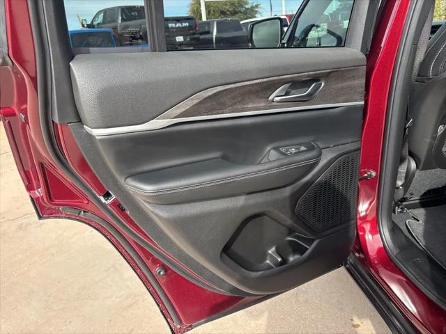 2026 Jeep Grand Cherokee Altitude 4x4